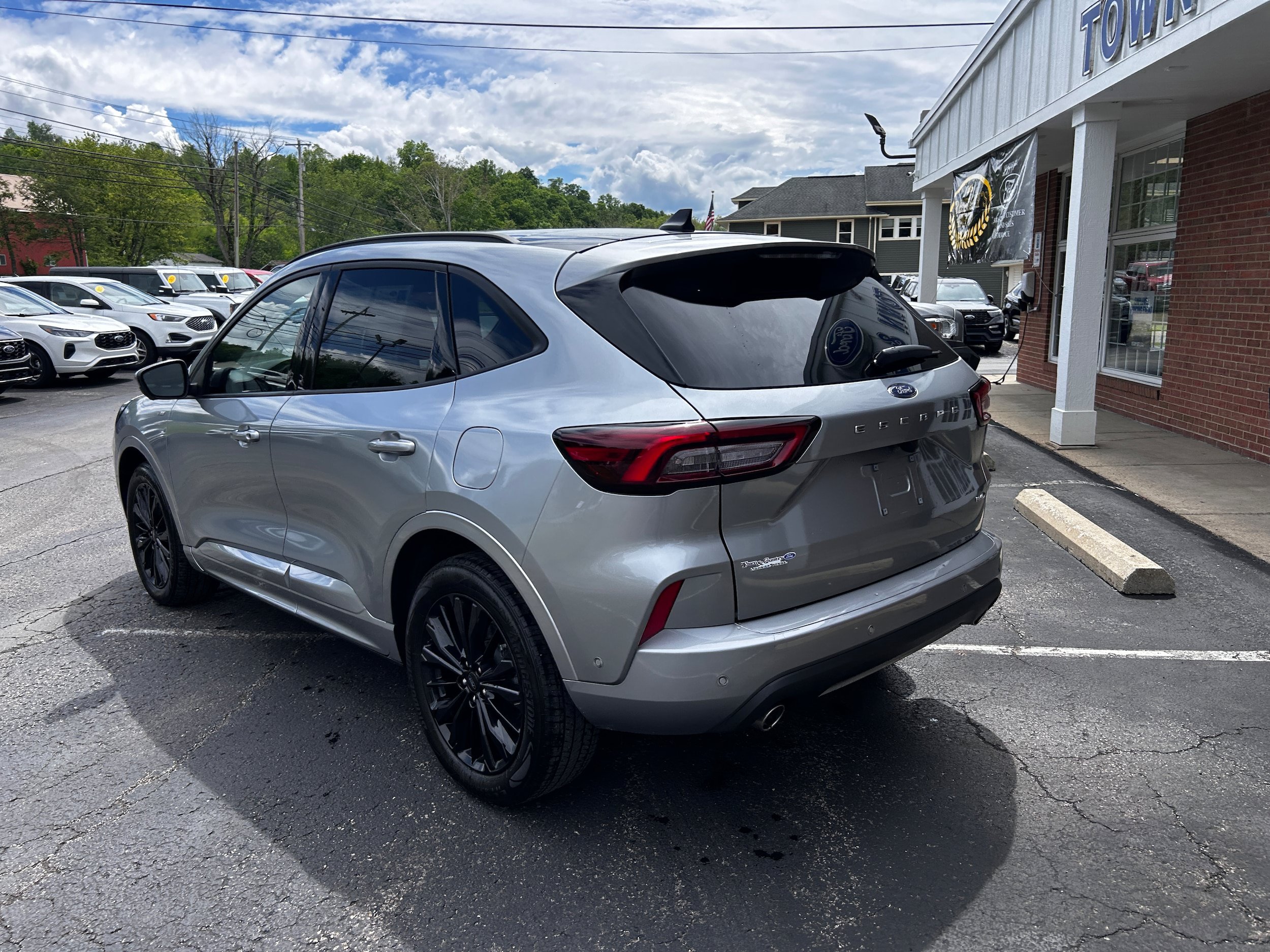 Used 2023 Ford Escape ST-Line Elite w/ Premium Technology Package AWD/4WD image 10