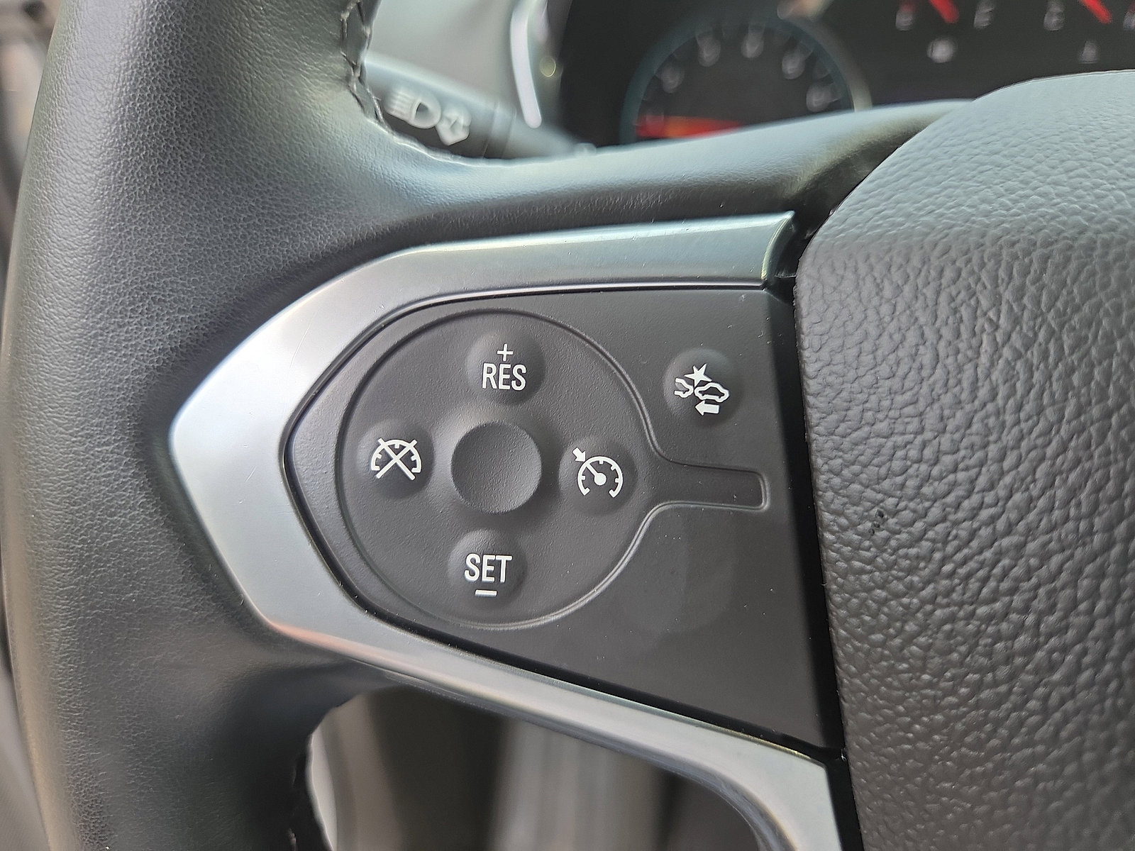 Used 2023 Chevrolet Traverse LT AWD/4WD image 26