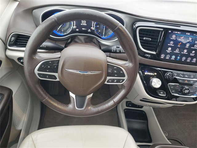 Used 2019 Chrysler Pacifica Touring-L w/ Advanced Safetytec Group image 13