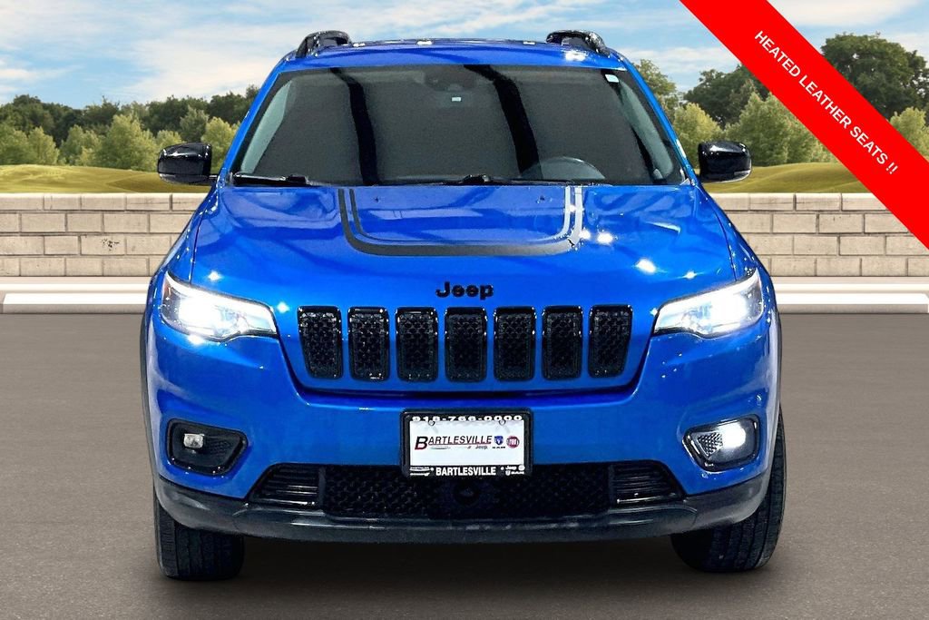 Used 2022 Jeep Cherokee Latitude AWD/4WD image 3