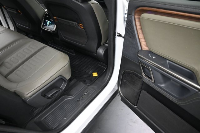 Used 2023 Rivian R1S Adventure Dual AWD/4WD image 29