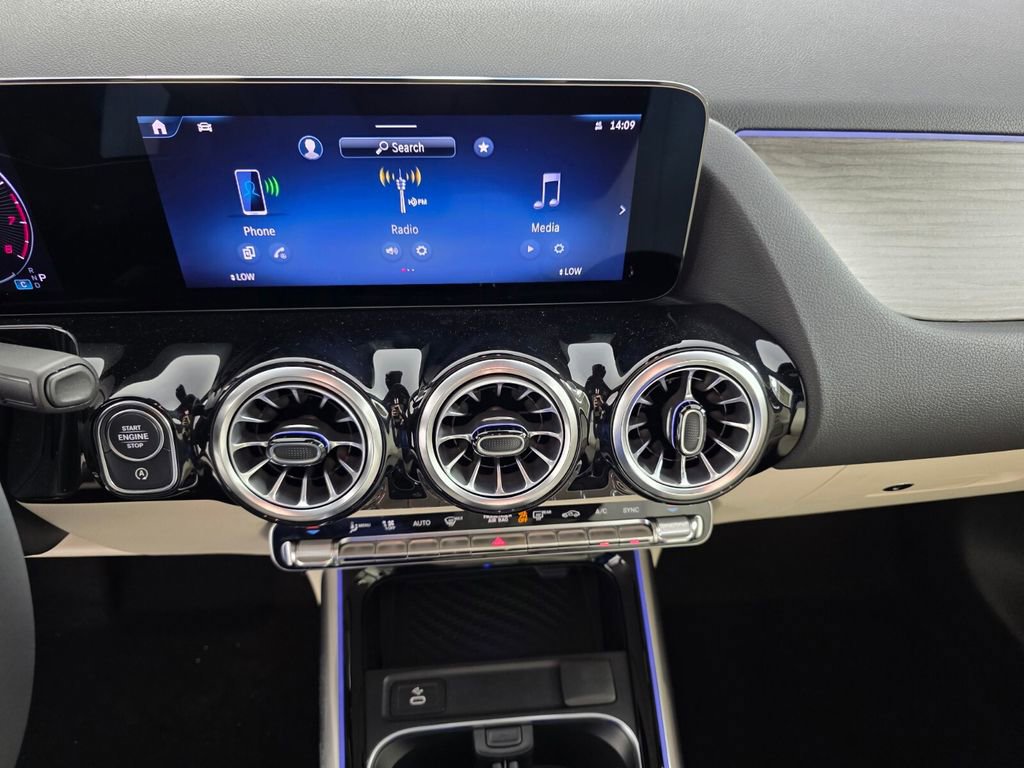 New 2026 Mercedes-Benz GLA 250 4MATIC image 14