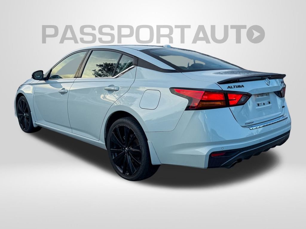 Certified 2022 Nissan Altima 2.5 SR w/ Midnight Edition Package image 5