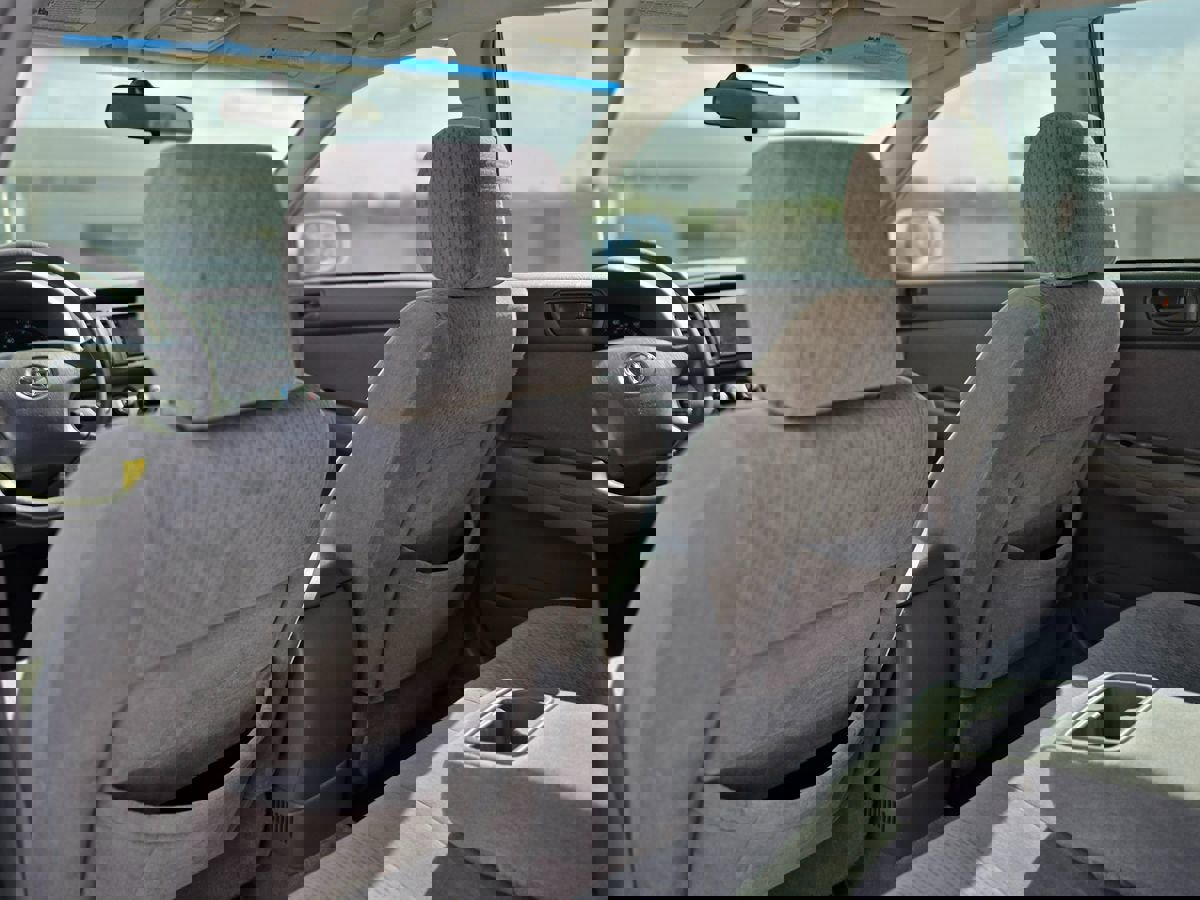 Used 2004 Toyota Camry LE image 18