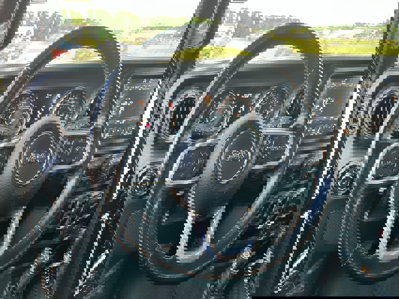 Used 2020 Jeep Wrangler Unlimited Sahara image 14