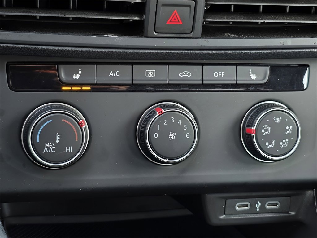 Used 2024 Volkswagen Jetta Sport image 30