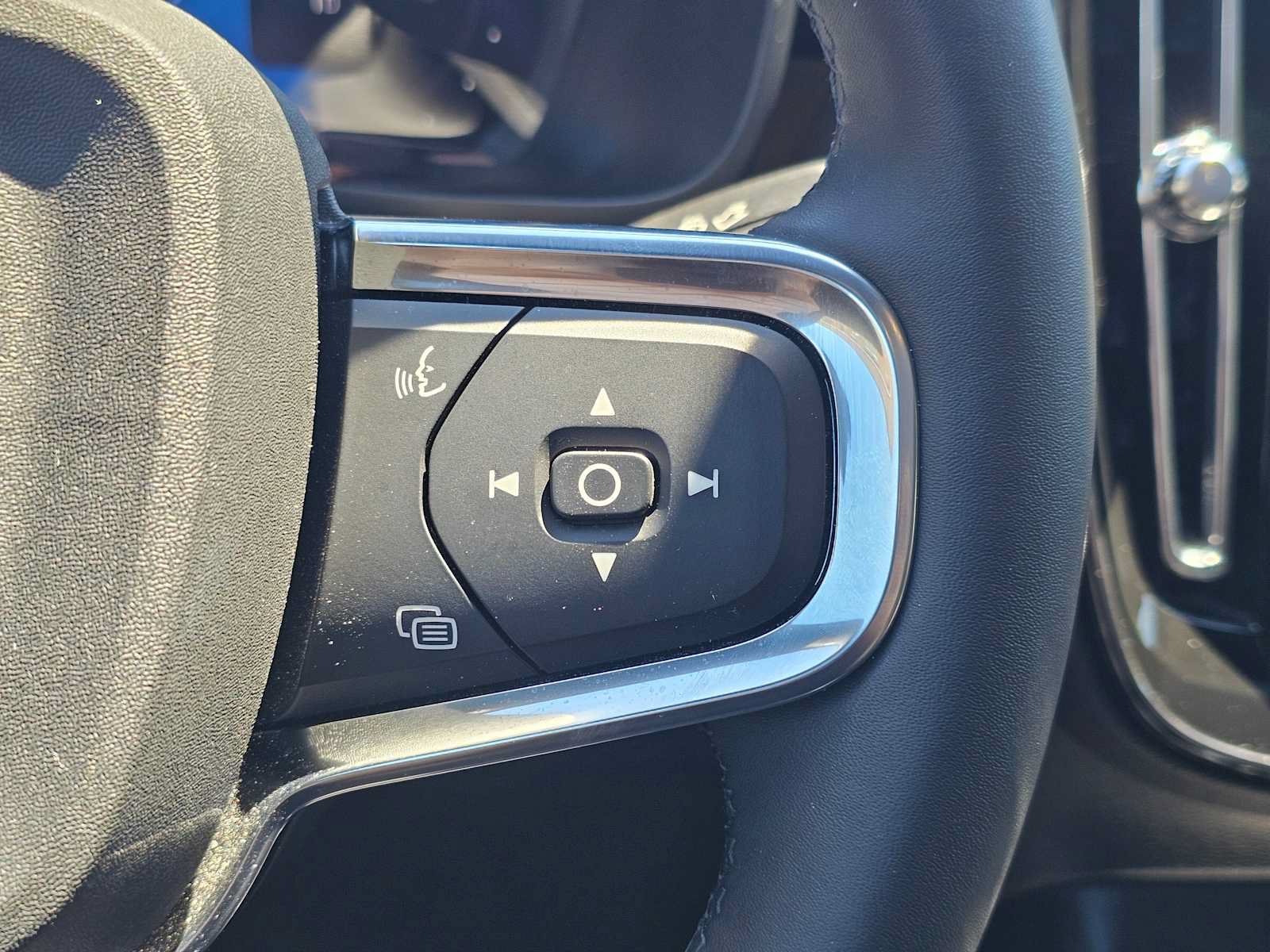 Certified 2024 Volvo C40 P8 Recharge Plus w/ Climate Package RWD image 32