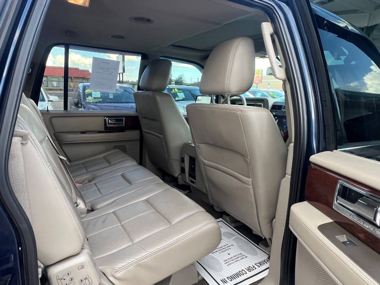 Used 2014 Lincoln Navigator L 4WD image 12