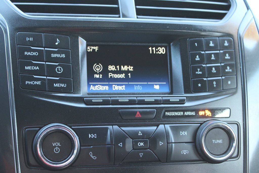 Used 2018 Ford Explorer XLT image 35