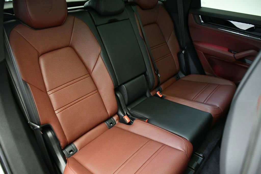 New 2026 Porsche Cayenne GTS AWD/4WD image 59
