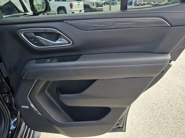 Used 2023 GMC Yukon SLT w/ SLT Premium Package AWD/4WD image 31