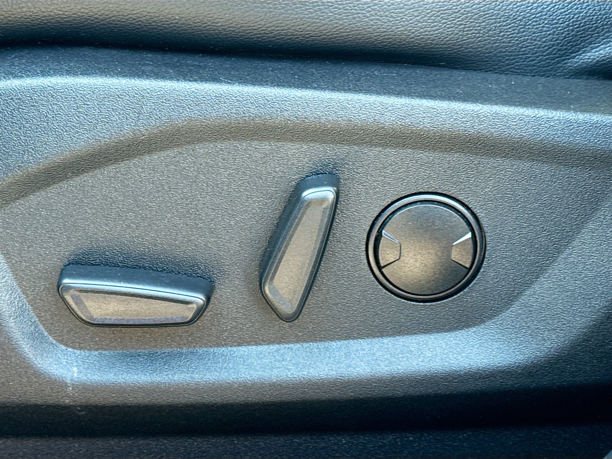 Used 2022 Ford Edge SEL image 26