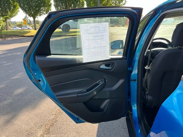 Used 2016 Ford Focus SE w/ SE Cold Weather Package FWD image 11