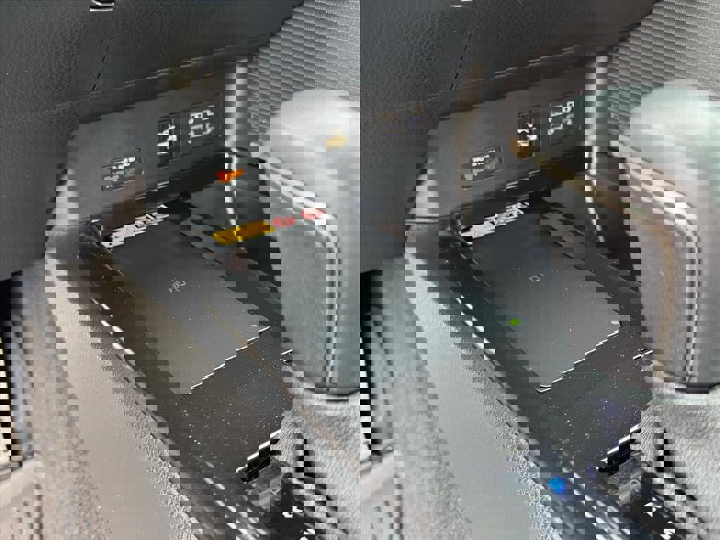 Certified 2025 Toyota Camry SE image 21