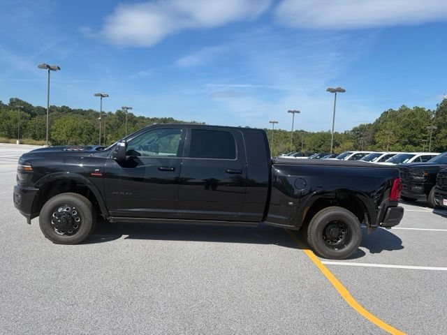 New 2026 RAM 3500 Limited AWD/4WD image 3