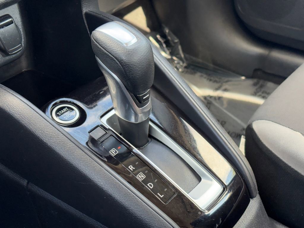 Used 2021 Nissan Versa SV FWD image 19