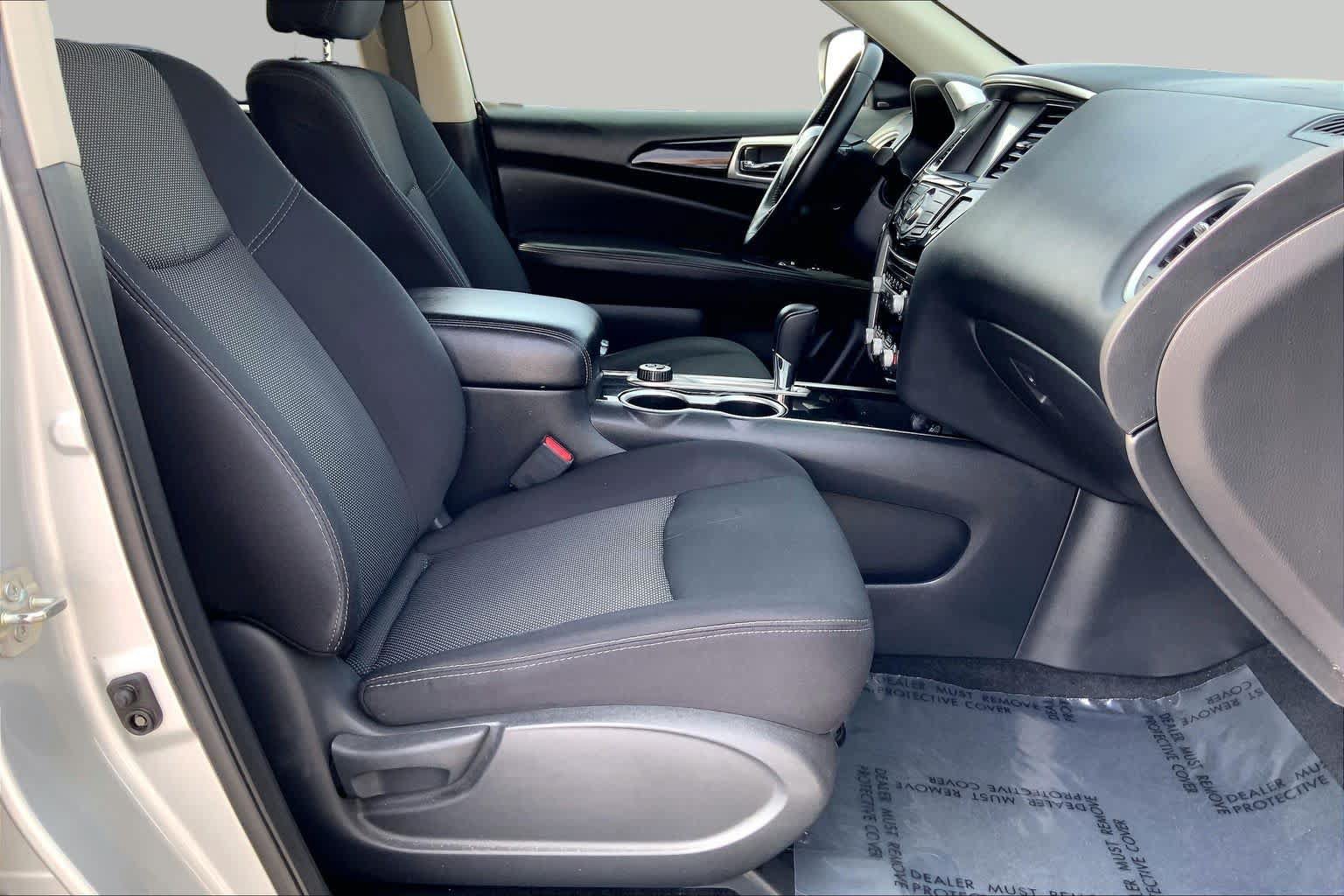 Used 2019 Nissan Pathfinder SV AWD/4WD image 8