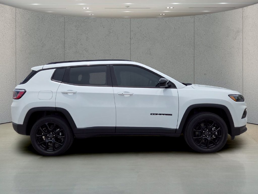 New 2026 Jeep Compass Latitude AWD/4WD image 3