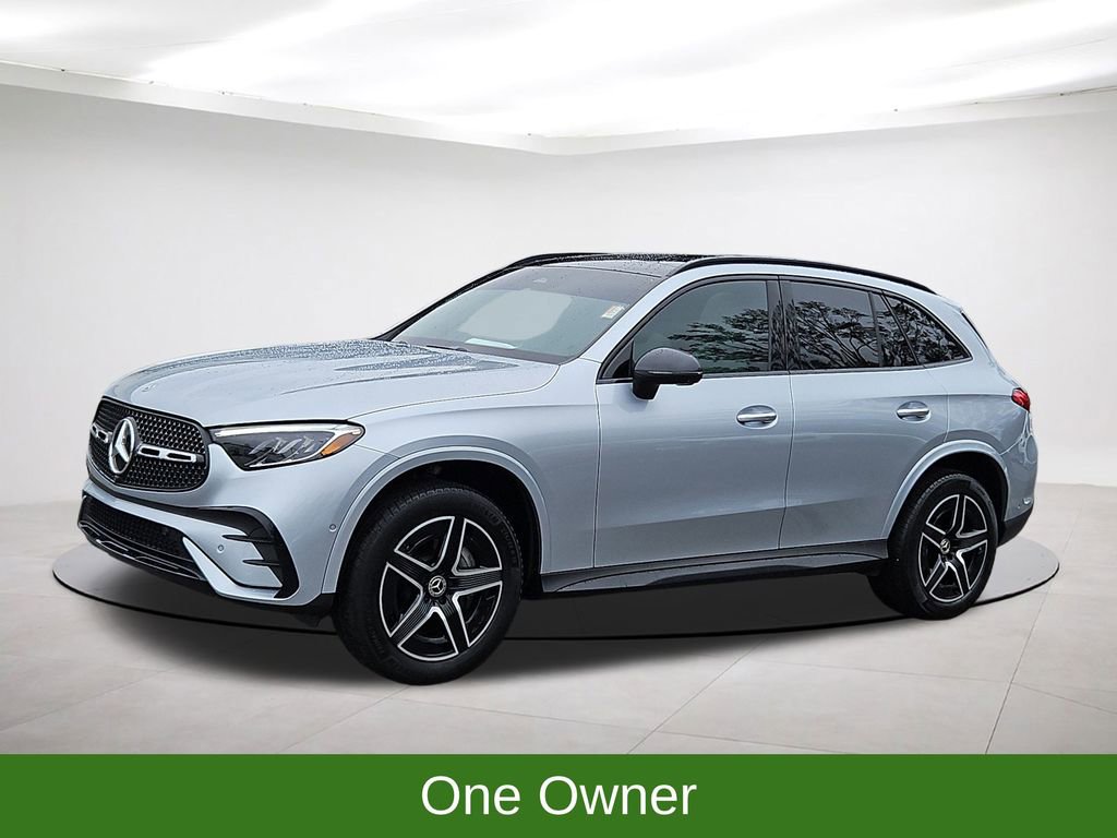 Used 2024 Mercedes-Benz GLC 300 4MATIC w/ AMG Line image 3