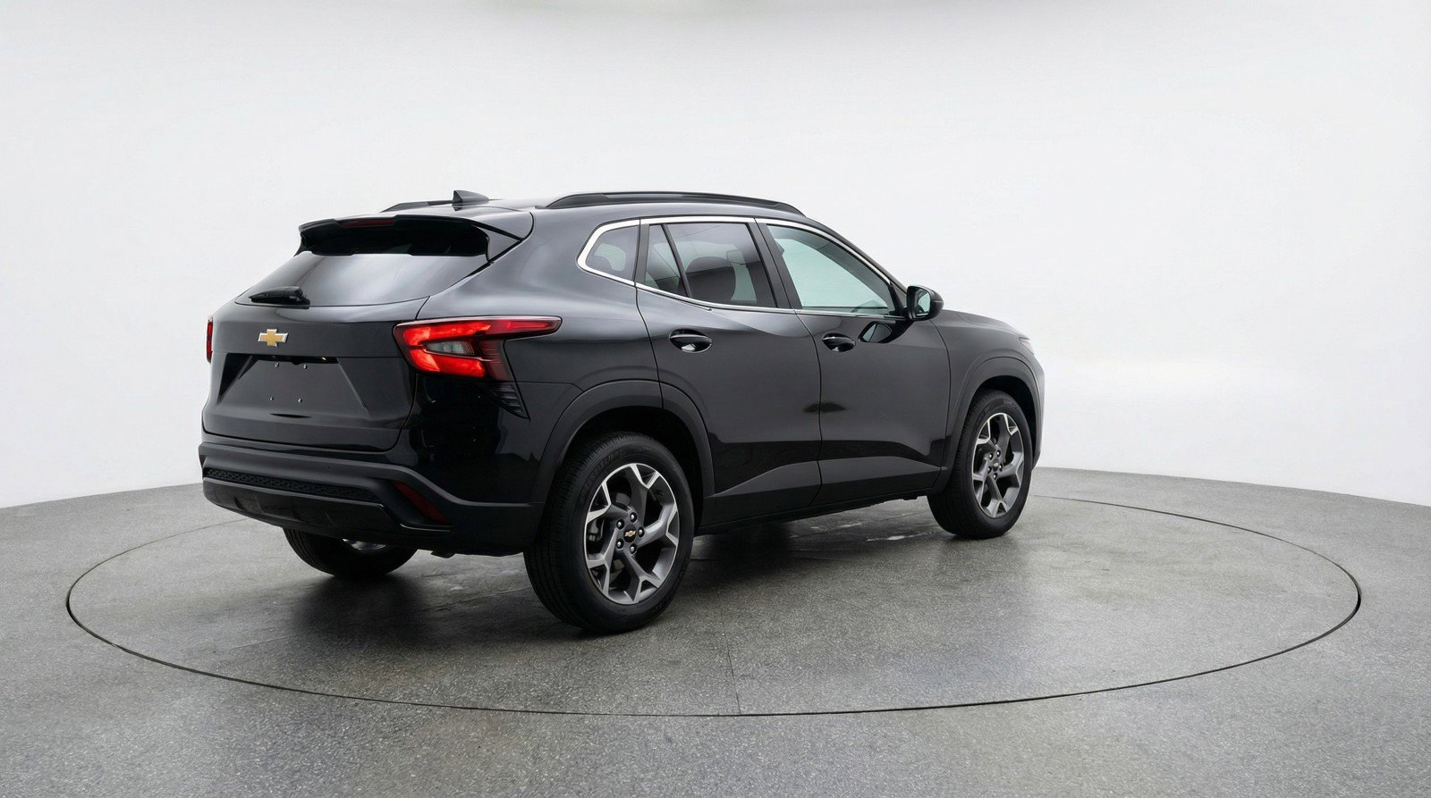 Used 2025 Chevrolet Trax LT FWD image 9