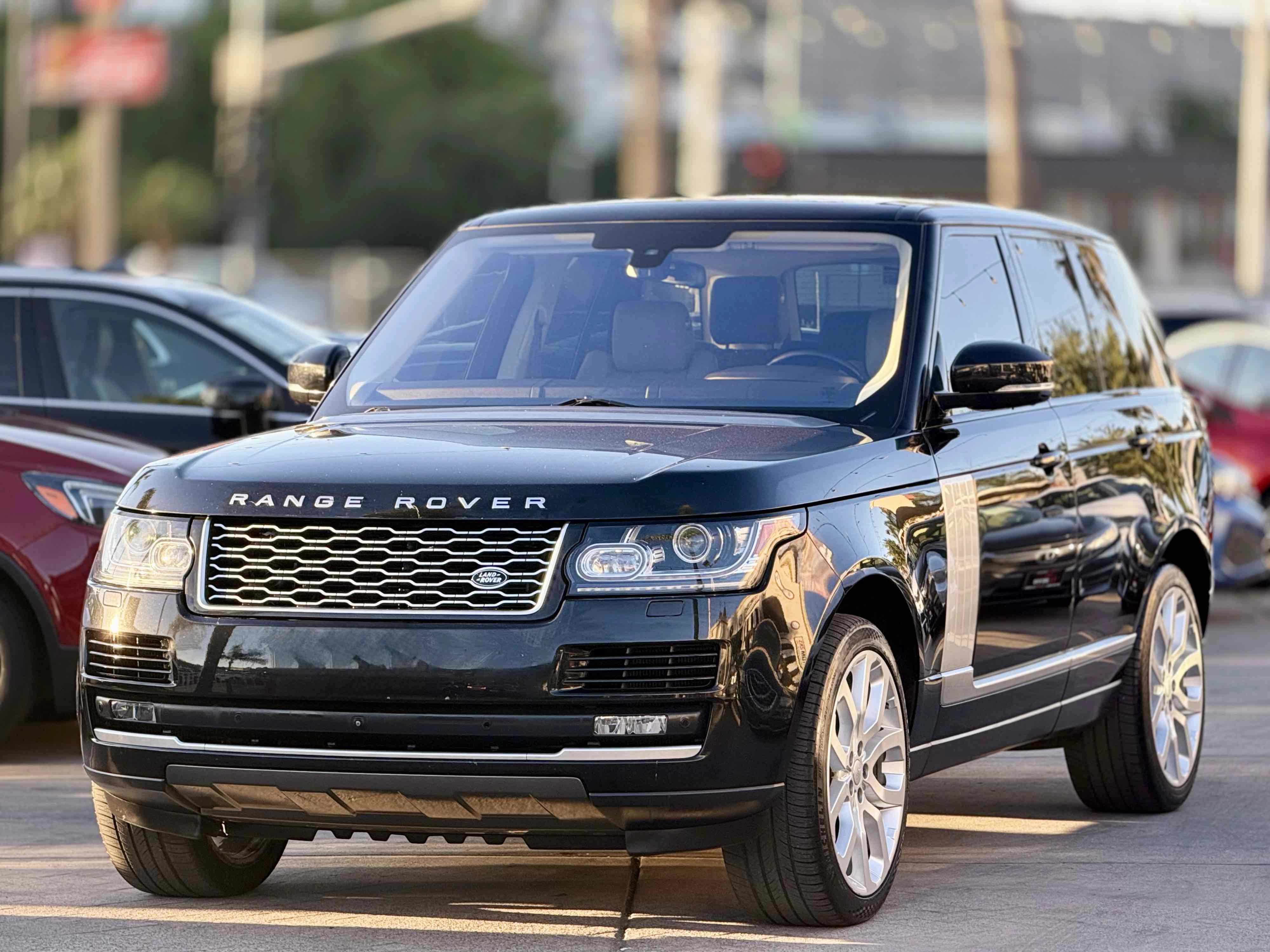 Used 2016 Land Rover Range Rover Supercharged AWD/4WD image 4