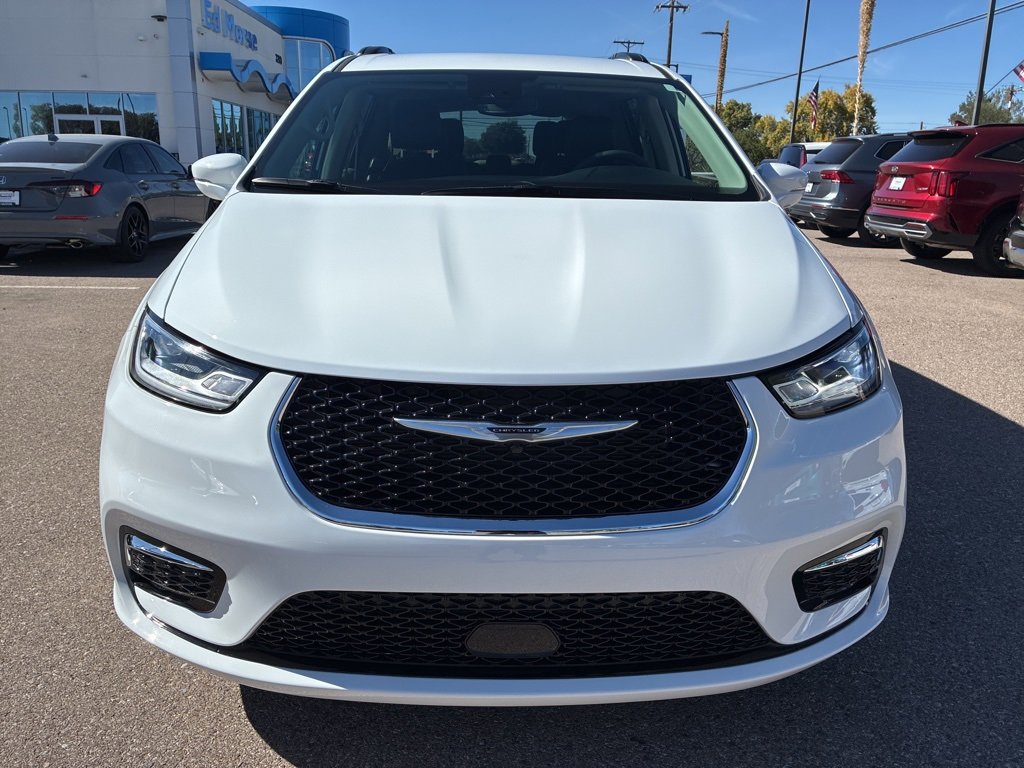 Used 2022 Chrysler Pacifica Touring-L image 8