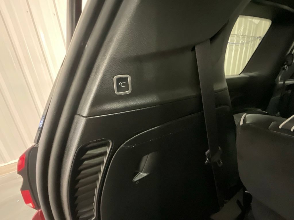 Used 2026 Chrysler Pacifica Limited FWD image 28