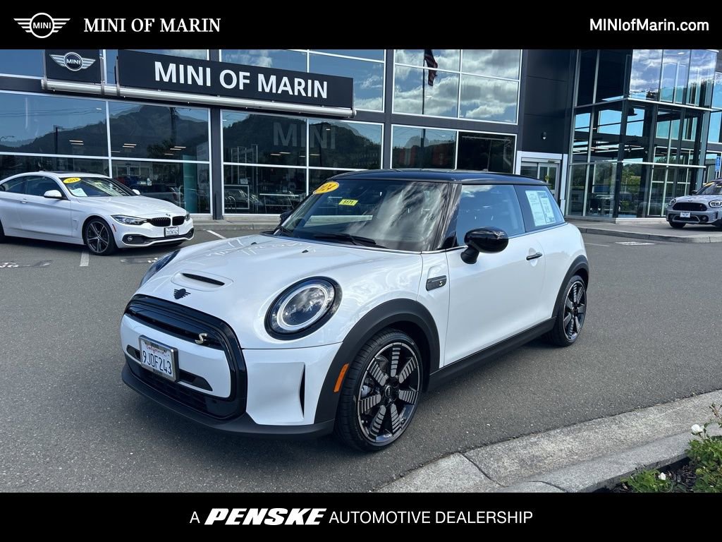 Used 2024 MINI Cooper SE image 1