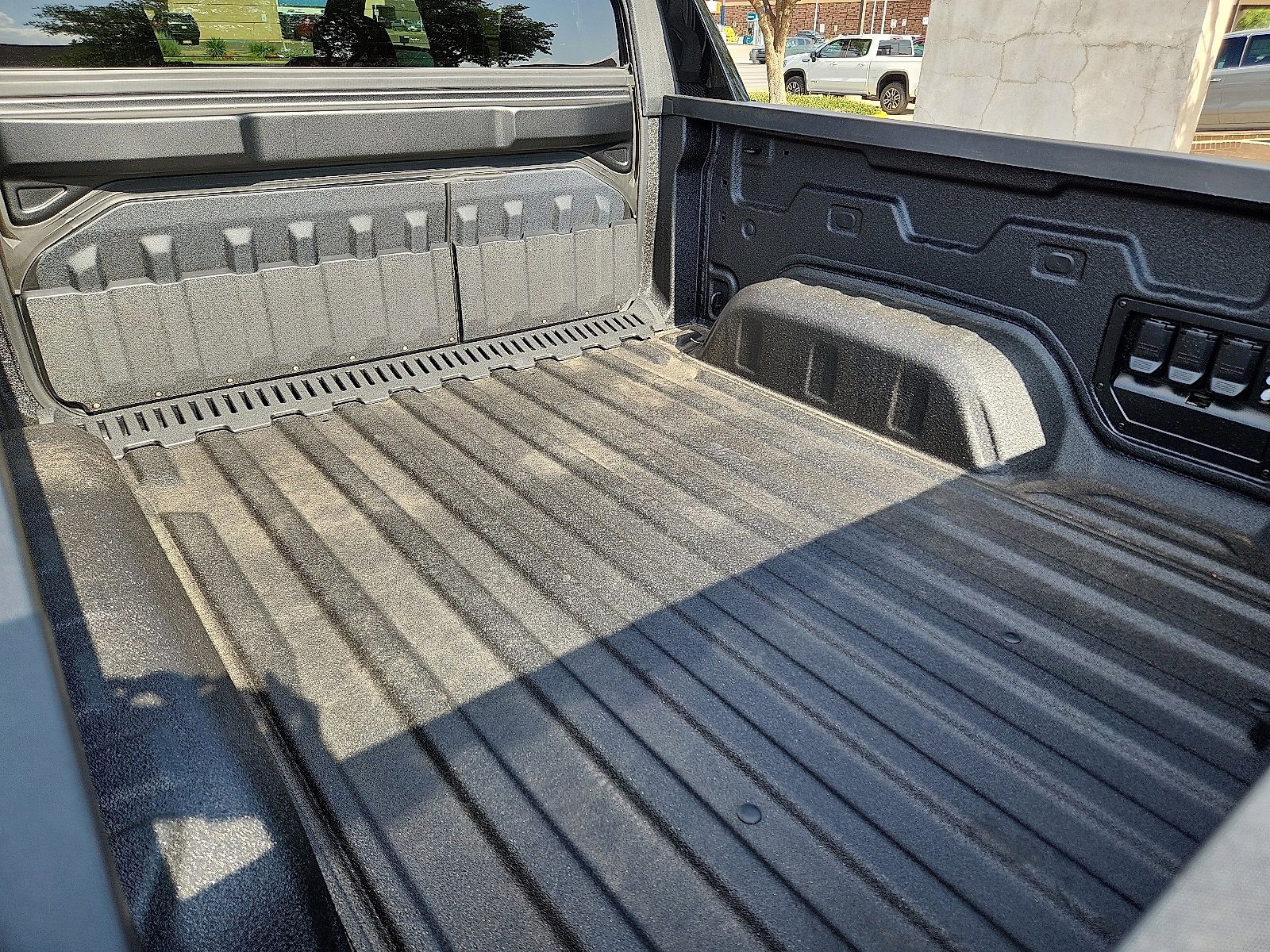 New 2025 GMC Sierra EV Denali image 11