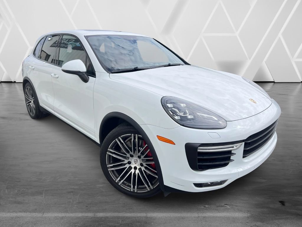 Used 2015 Porsche Cayenne Turbo image 2