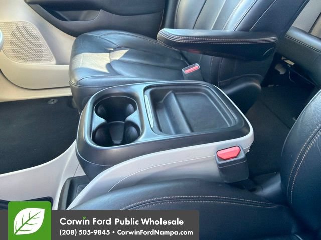 Used 2017 Chrysler Pacifica Touring-L FWD image 20