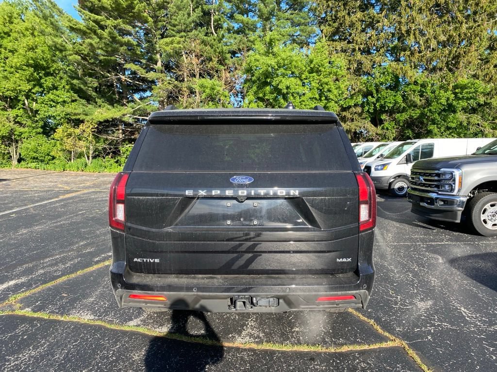 Used 2025 Ford Expedition Max Active AWD/4WD image 5