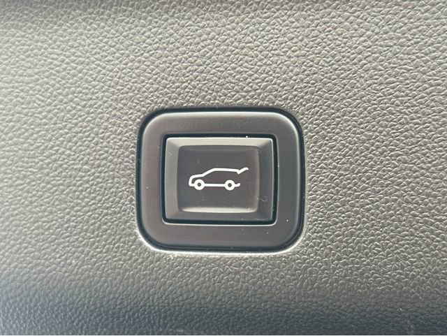 Used 2022 Chevrolet Tahoe RST w/ Luxury Package image 21