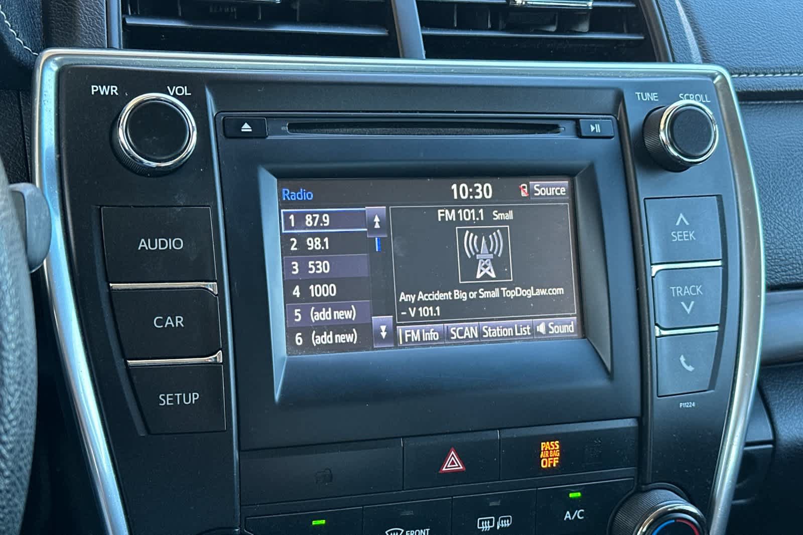 Used 2016 Toyota Camry LE FWD image 19