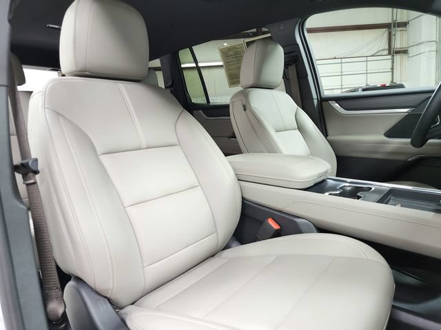 Used 2026 GMC Acadia Elevation w/ Elevation Premium Package FWD image 42