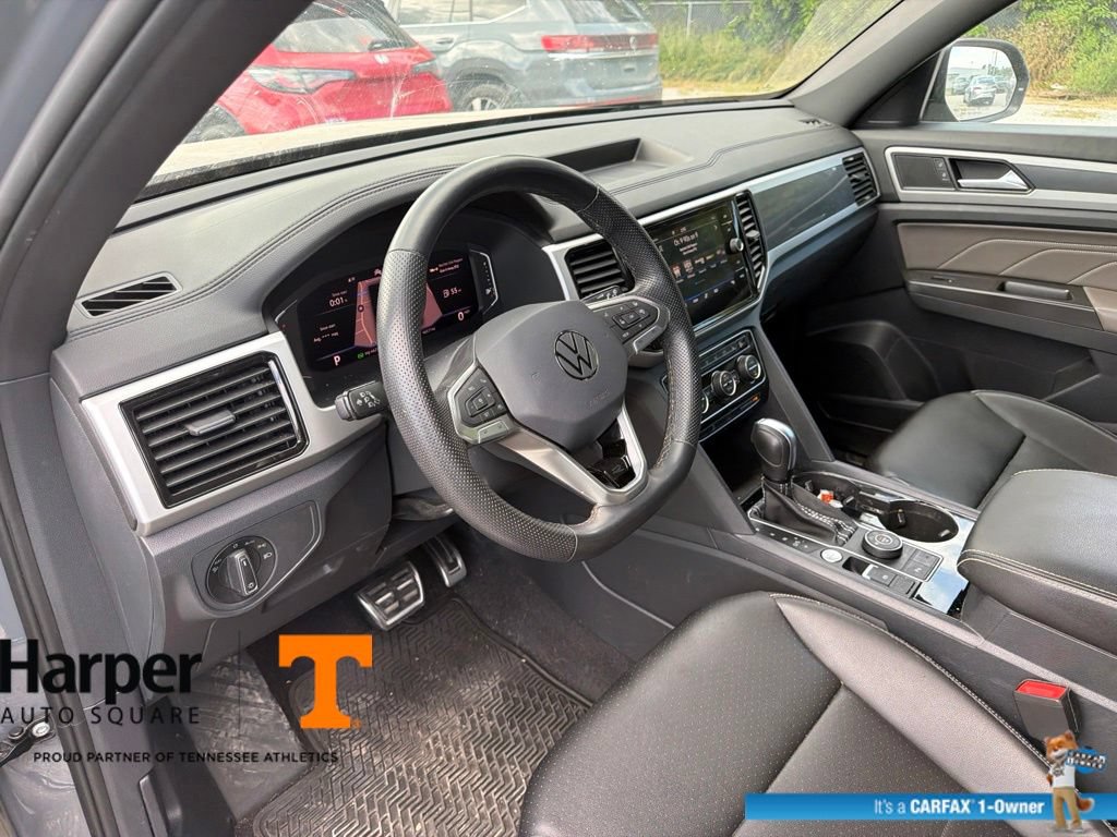 Used 2023 Volkswagen Atlas Cross Sport SEL R-Line AWD/4WD image 14