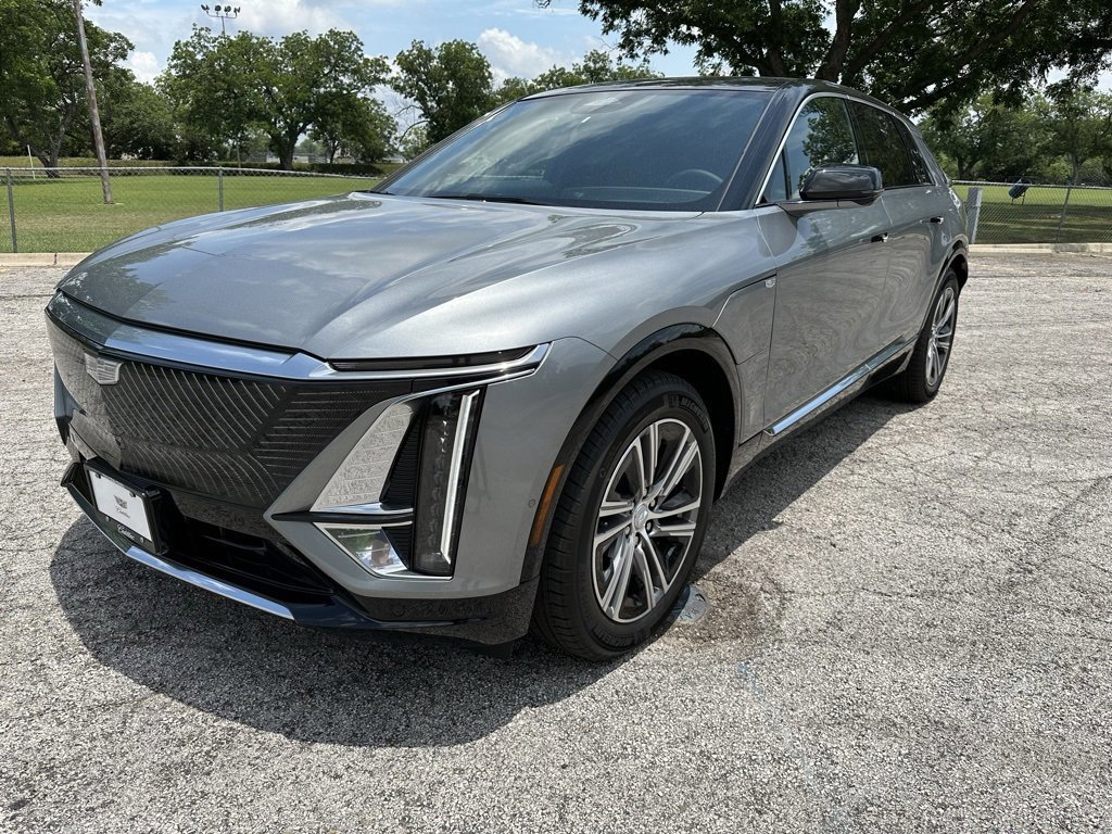 New 2025 Cadillac Lyriq Luxury