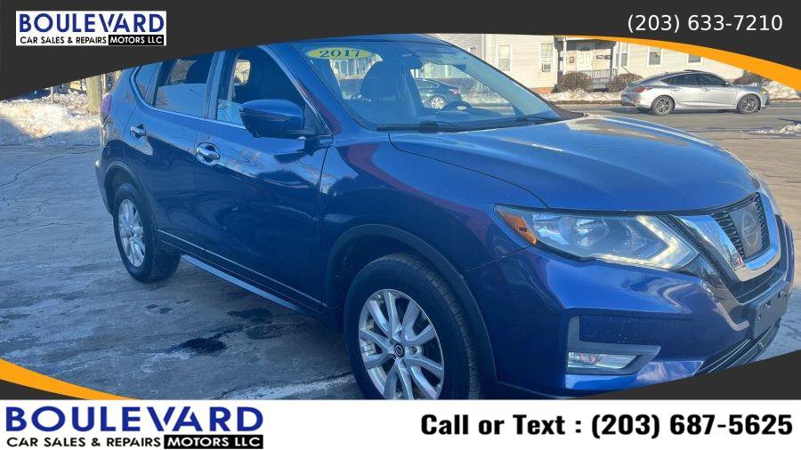 Used 2017 Nissan Rogue SV w/ SV Premium Package AWD/4WD image 2
