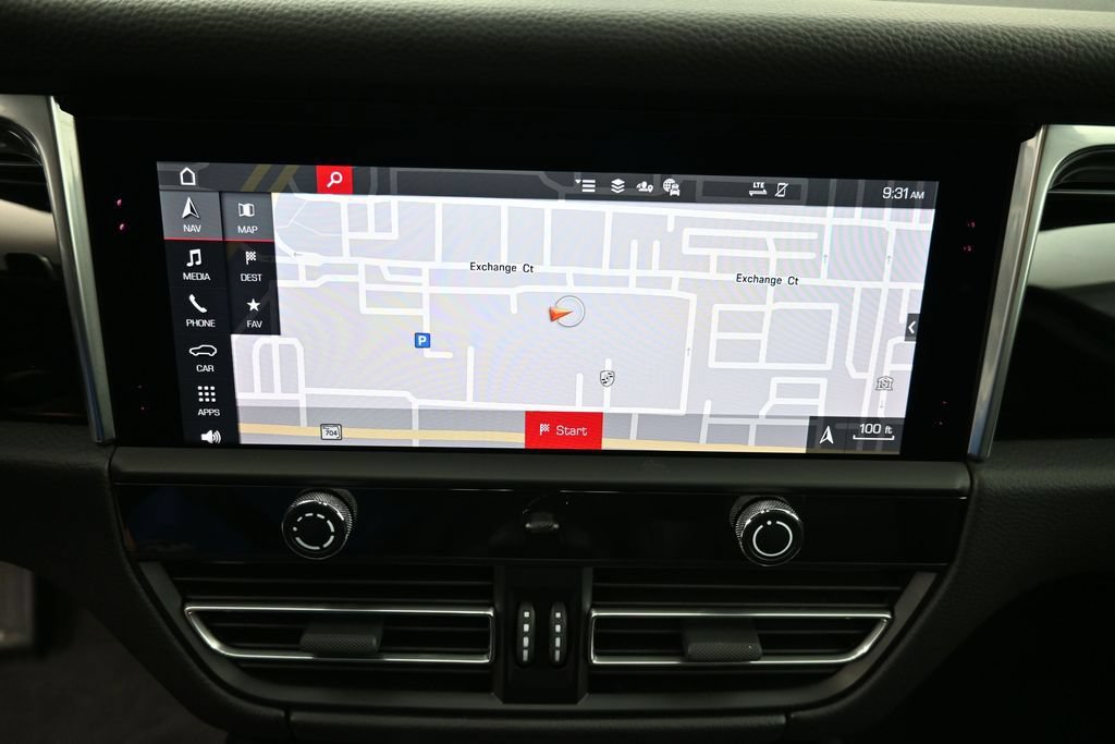Certified 2026 Porsche Macan AWD/4WD image 21