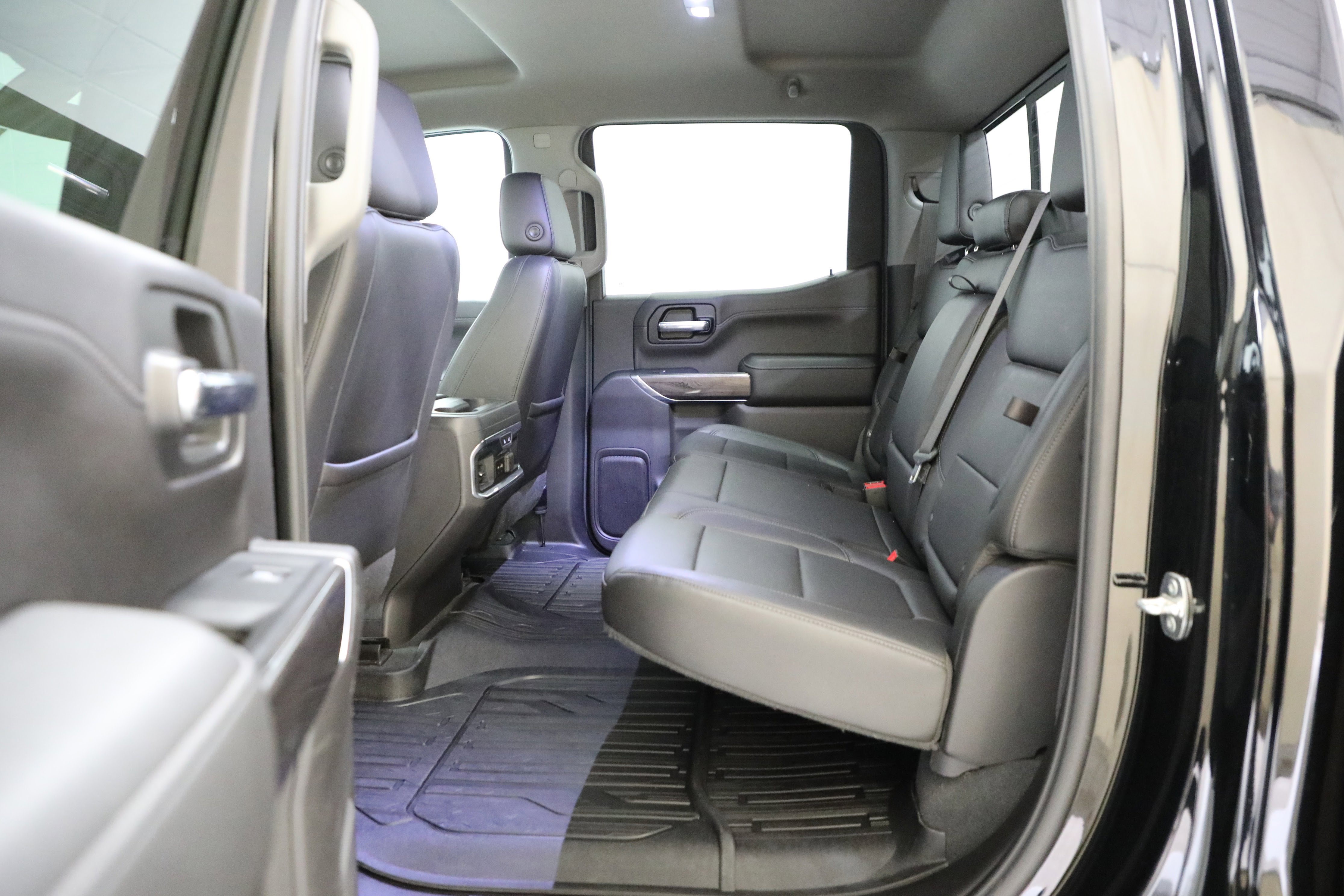 Used 2020 Chevrolet Silverado 1500 LTZ w/ LTZ Plus Package image 13