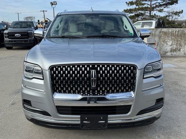 Used 2022 Lincoln Navigator Black Label image 2