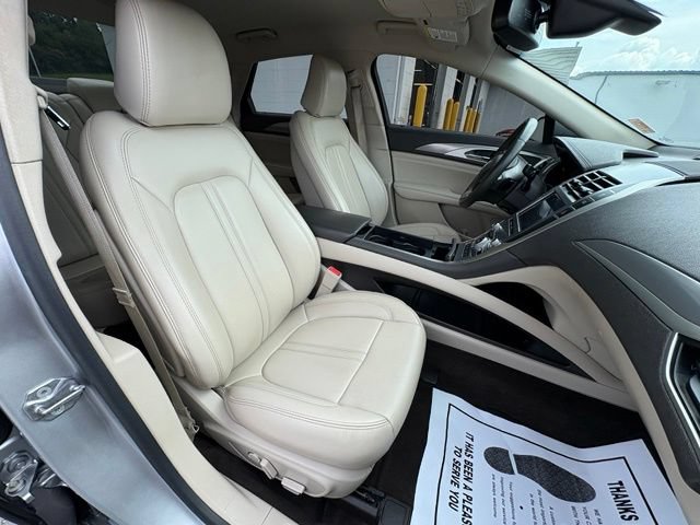Used 2020 Lincoln MKZ FWD image 30
