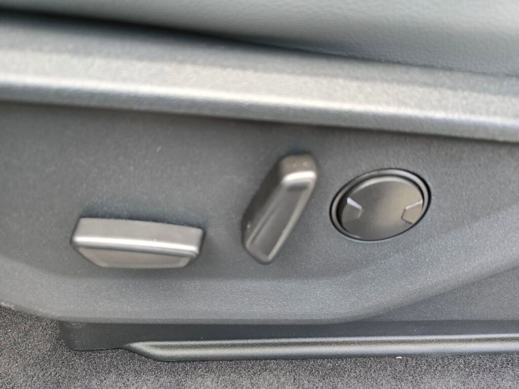 New 2025 Ford F150 Lightning Flash AWD/4WD image 17