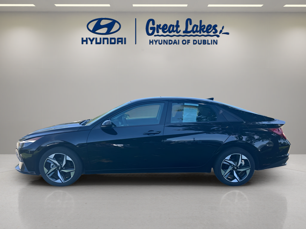 Used 2023 Hyundai Elantra SEL w/ Convenience Package FWD image 2