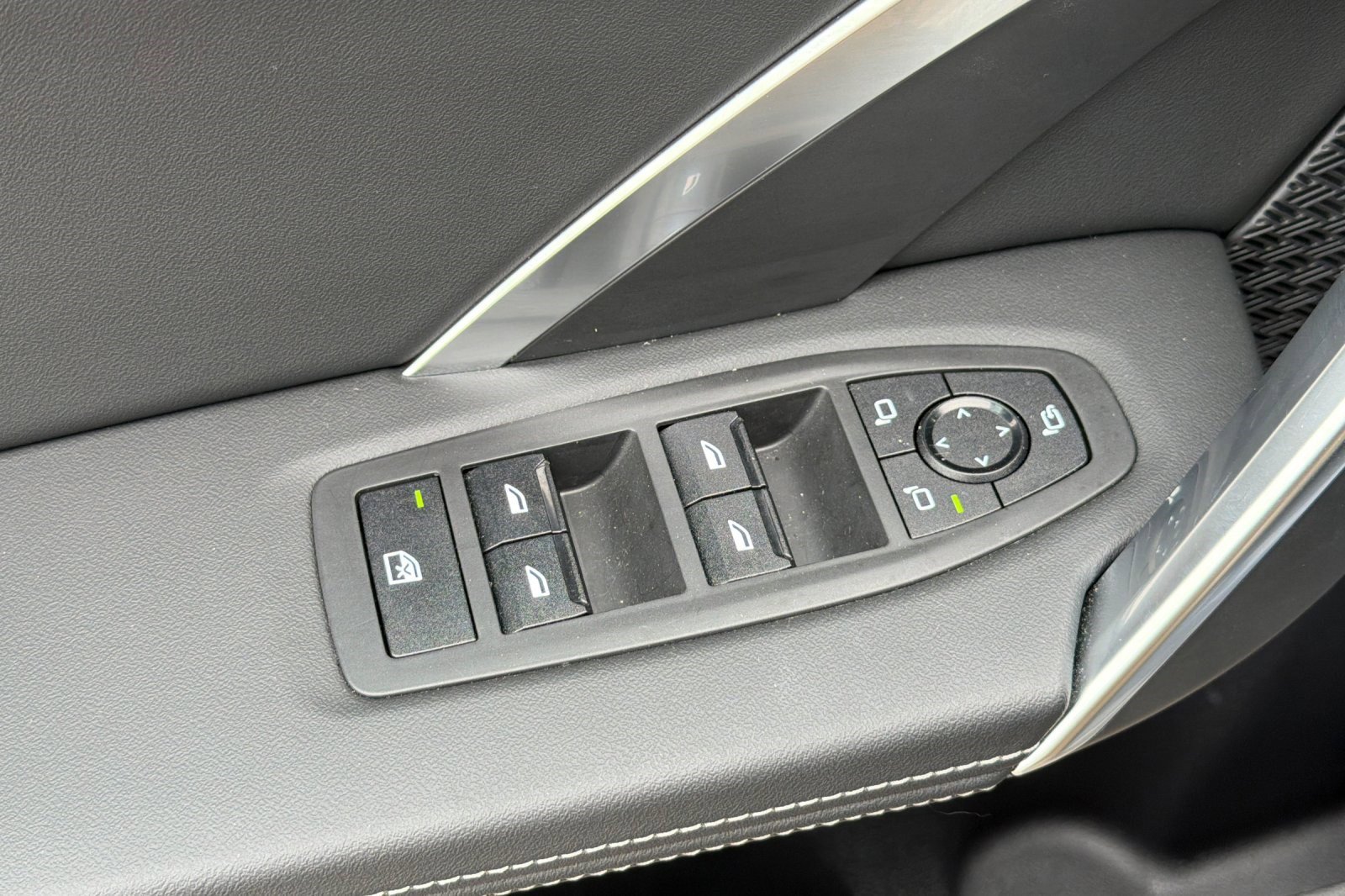 Used 2025 BMW X1 xDrive28i w/ Convenience Package image 13