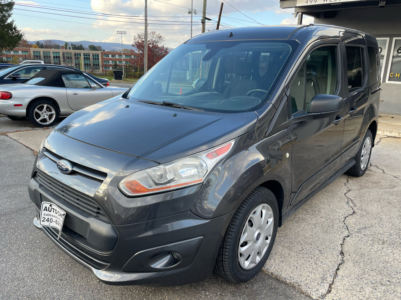 Used 2016 Ford Transit Connect XLT image 3