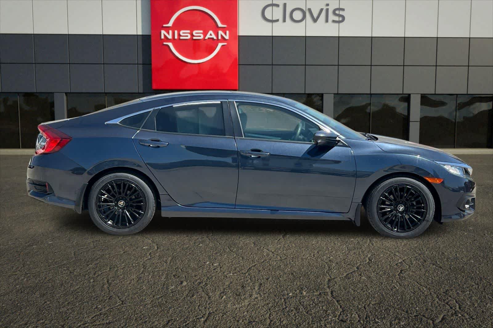 Used 2016 Honda Civic EX-T image 9