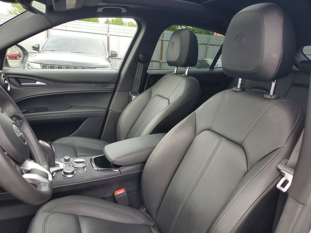 Used 2024 Alfa Romeo Stelvio Sprint AWD/4WD image 18