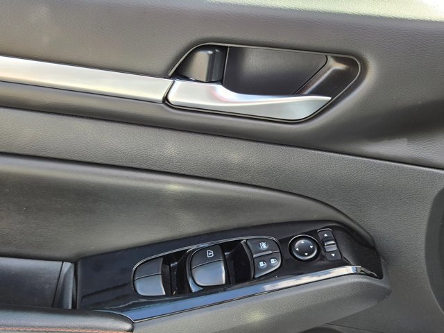 Used 2024 Nissan Altima 2.5 SR image 9