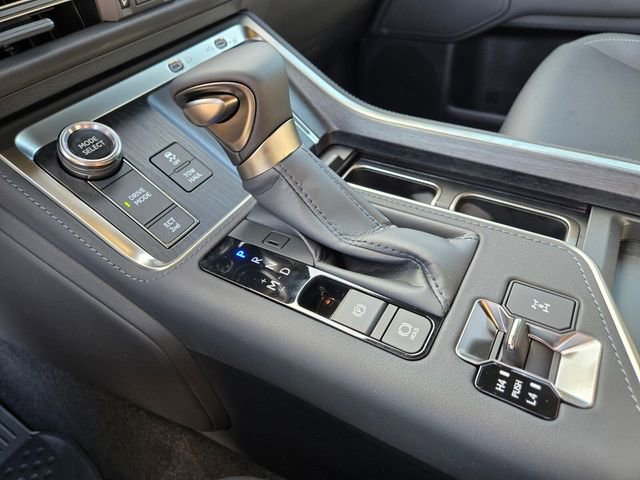 Used 2026 Lexus GX 550 w/ Accessory Package (2T) image 26